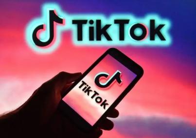 TikTok's parent-child interaction videos convey warm moments 